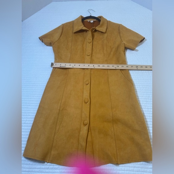 🍂🍁Fall Outfit! Faux Suede Button Up Dress. Gold Color. Short Sleeves. Size M. - Picture 6 of 9